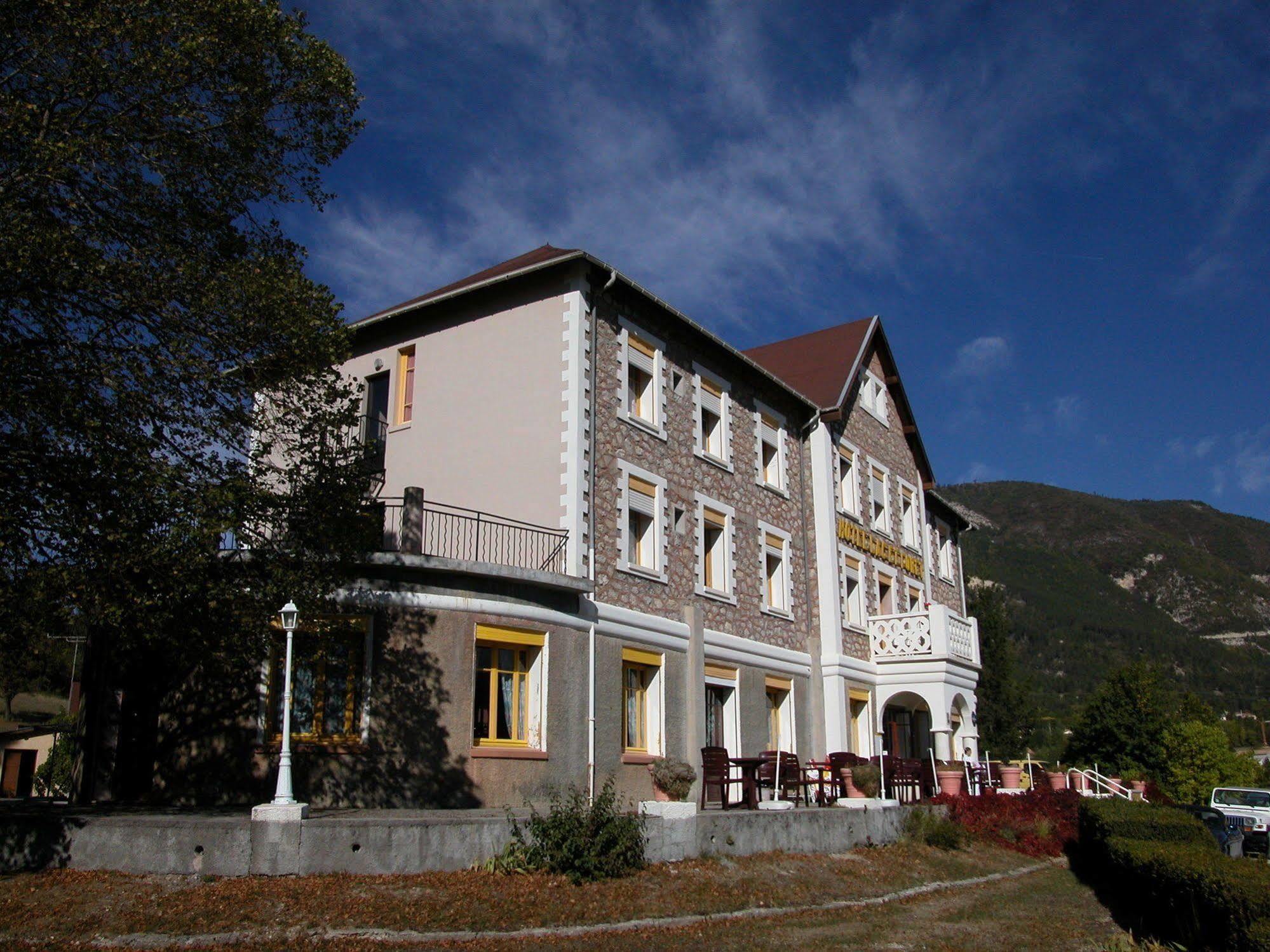 Hotel Lac Et Foret Сент-Андре-лез-Альп Экстерьер фото