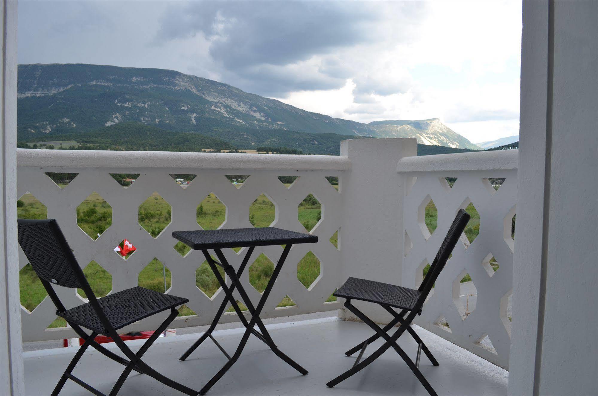 Hotel Lac Et Foret Сент-Андре-лез-Альп Экстерьер фото