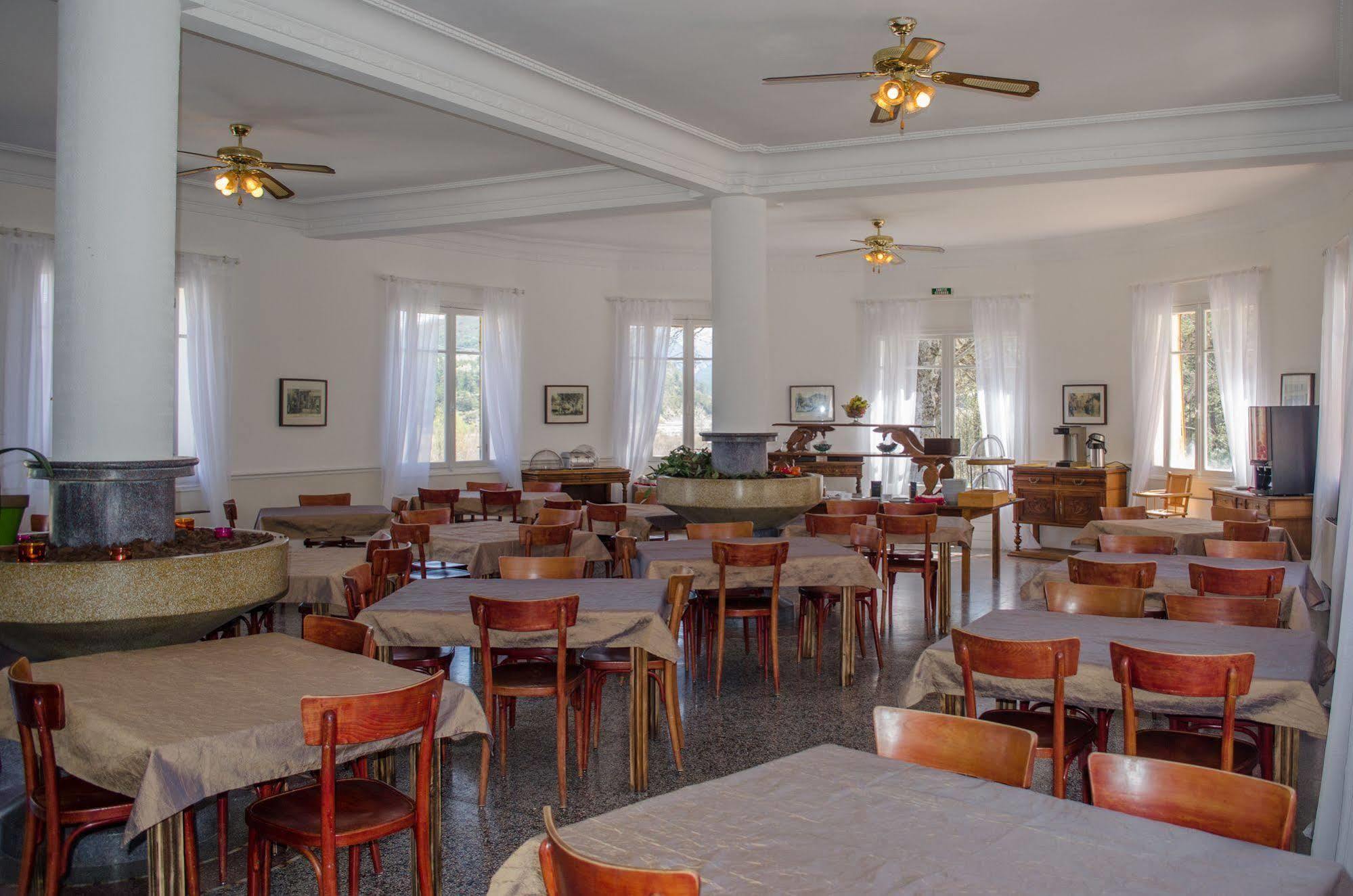 Hotel Lac Et Foret Сент-Андре-лез-Альп Экстерьер фото