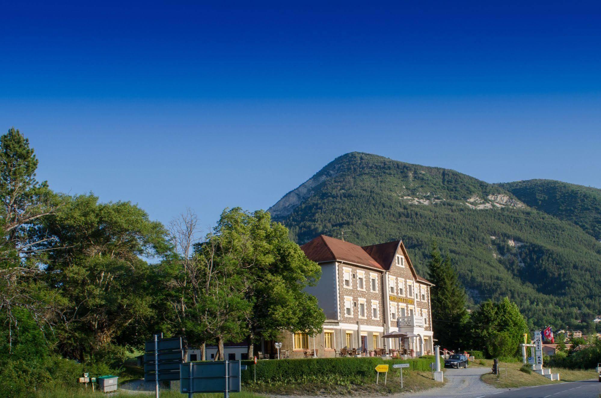Hotel Lac Et Foret Сент-Андре-лез-Альп Экстерьер фото
